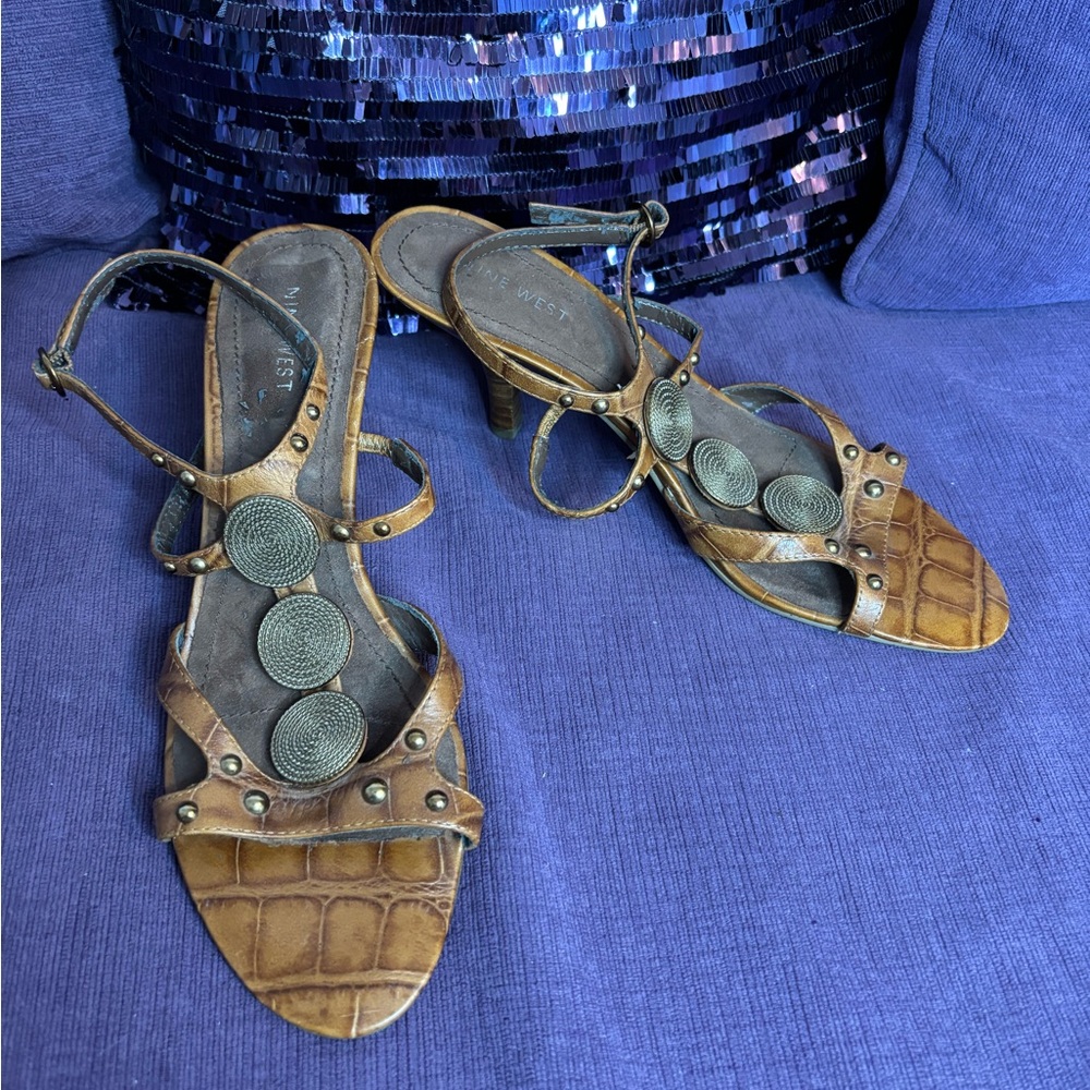 Nine West Brown Heels with‎ Textured Leather 3”  sandals w/metal detail size 8.5